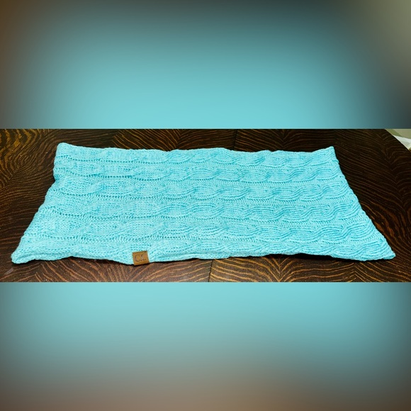 C. C. Infinity Metallic Threaded-Aqua/Turquoise Scarf - Picture 2 of 4